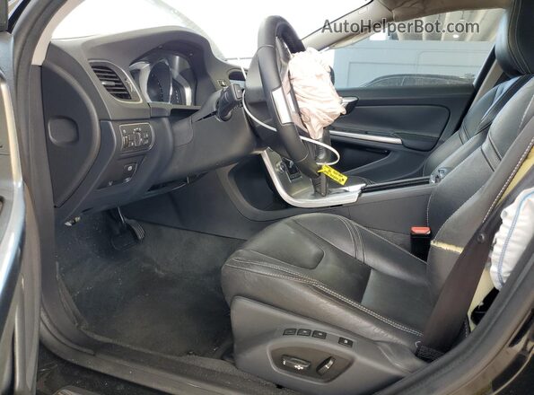 YV126MFL3J2451391 2018 VOLVO S60 Черный Вид салона спереди