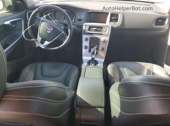 YV140MTL2H2431691 2017 VOLVO S60 Белый Вид панели приборов