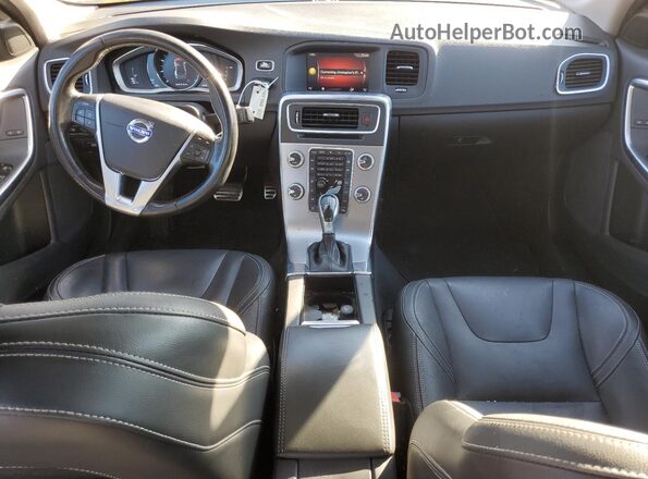 YV140MTL2J2457729 2018 VOLVO S60 Серый Вид панели приборов