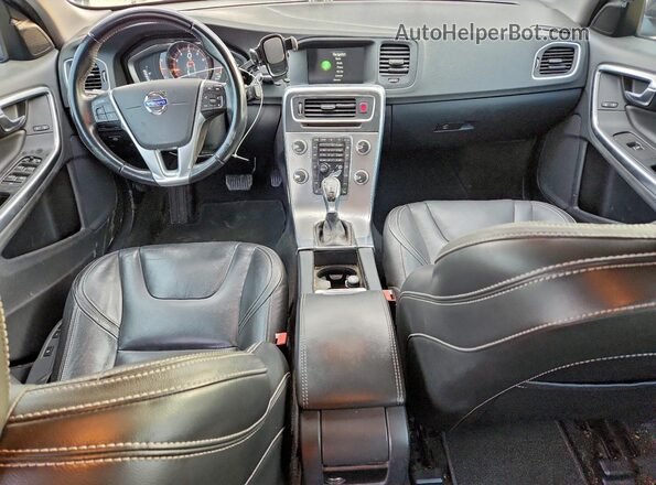 YV140MTL7H2425806 2017 VOLVO S60 Black Vista del salpicadero