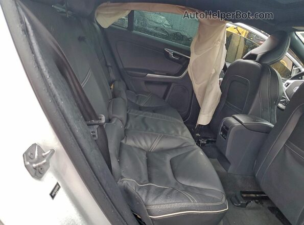 YV1902TS5G2393566 2016 VOLVO S60 White უკანა სავარძლების ხედი