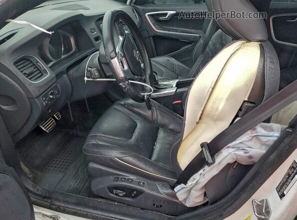 YV1902TS5G2393566 2016 VOLVO S60 White წინა სალონის ხედი
