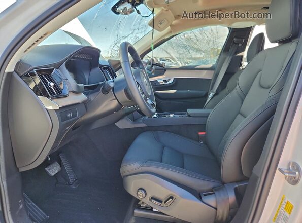 YV4062PB7S1372799 2025 VOLVO XC90 White Widok wnętrza z przodu
