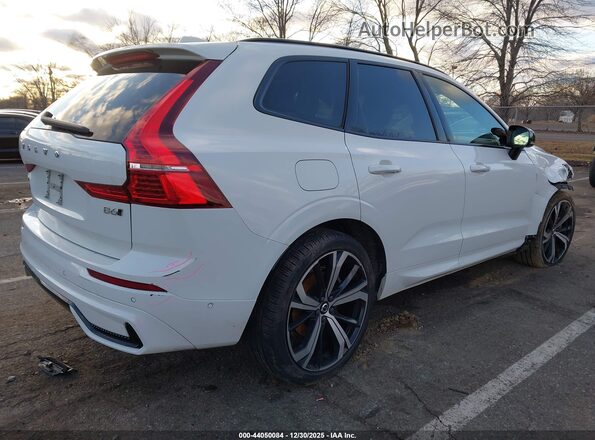 YV4062RM6N1905972 2022 VOLVO XC60 Белый Задняя правая четверть