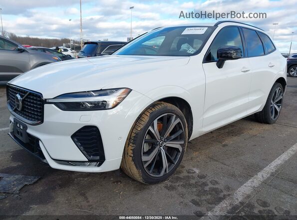 YV4062RM6N1905972 2022 VOLVO XC60 Белый Передняя левая четверть