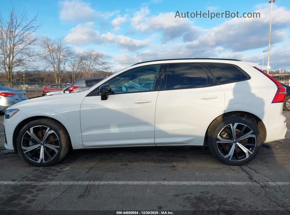 YV4062RM6N1905972 2022 VOLVO XC60 Белый Панорамный вид салона 360°