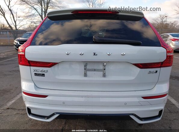 YV4062RM6N1905972 2022 VOLVO XC60 Белый 