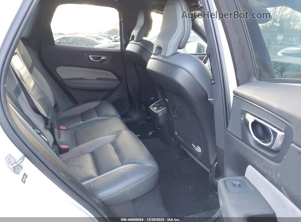 YV4062RM6N1905972 2022 VOLVO XC60 Белый Вид наклейки с VIN-кодом