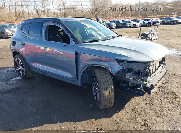 YV4162UM5N2780680 2022 VOLVO XC40 Серый Вид спереди