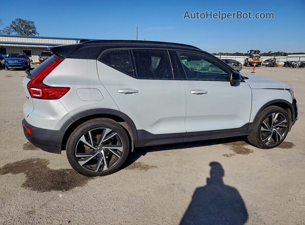 YV4162UM8L2344371 2020 VOLVO XC40 Бирюзовый Задняя правая четверть
