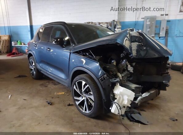 YV4162UM8N2645998 2022 VOLVO XC40 Dark Blue Передня права чверть
