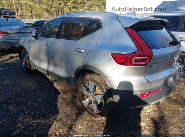 YV4162XZ2K2007667 2019 VOLVO XC40 Silver Trasero izquierdo