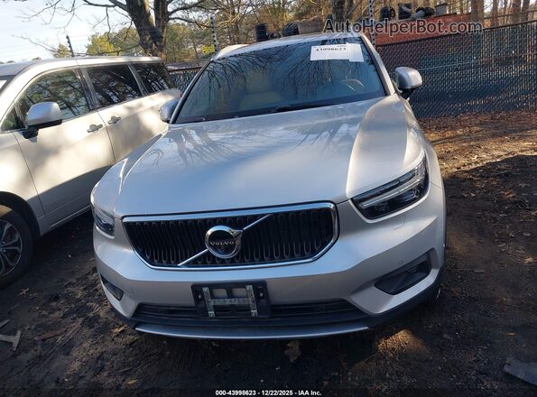 YV4162XZ2K2007667 2019 VOLVO XC40 Silver Vista del cuadro de instrumentos