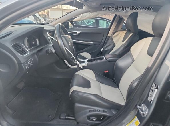 YV440MUM8J2006167 2018 VOLVO S60 Серый Вид салона спереди