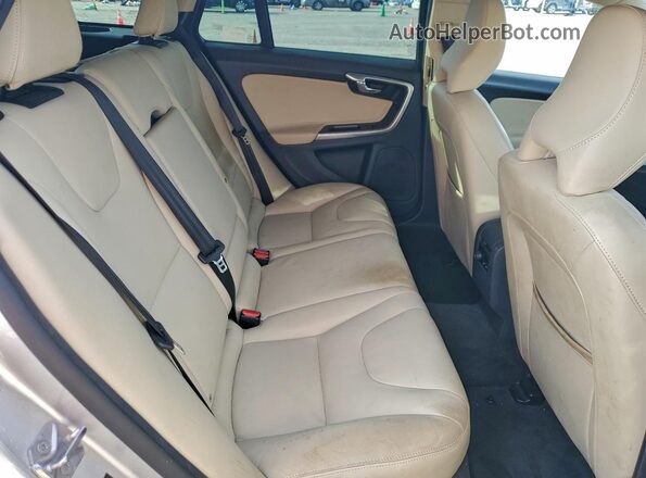 YV440MWKXH1035424 2017 VOLVO V60 Серебряный Вид задней части салона