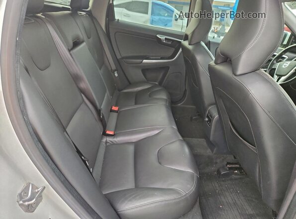 YV449MDM5G2823191 2016 VOLVO XC60 Белый Вид задней части салона