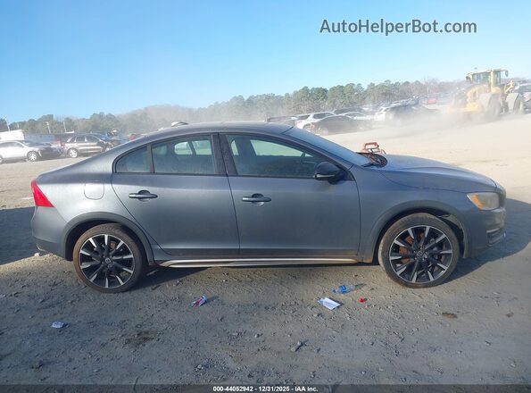 YV4612UM3G2000585 2016 VOLVO S60 CROSS COUNTRY Gray უკანა სალონის ხედი