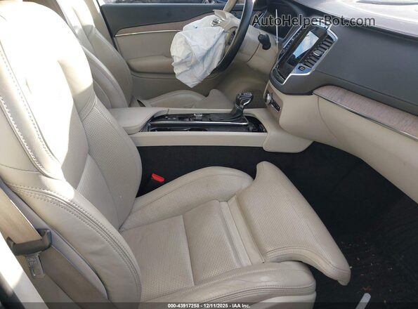 YV4A22PL0M1753700 2021 VOLVO XC90 Синий Вид салона спереди