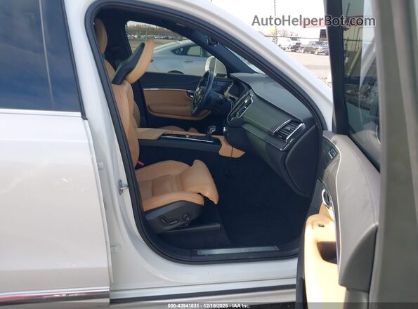 YV4A22PL4M1759063 2021 VOLVO XC90 White Սալոնի դիմացի տեսք