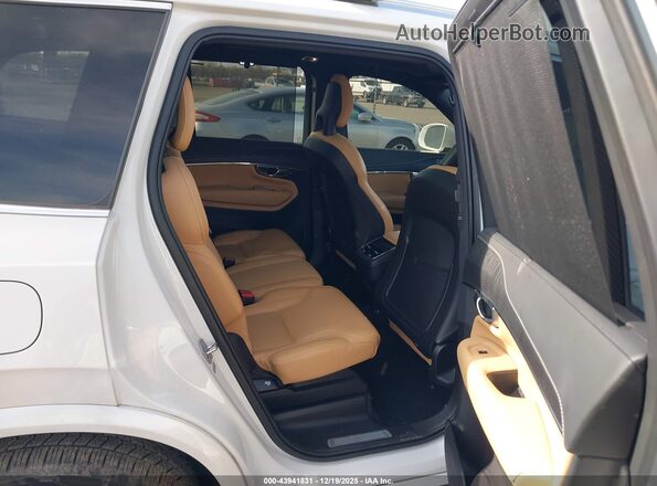 YV4A22PL4M1759063 2021 VOLVO XC90 White VIN կոդի պիտակի տեսք
