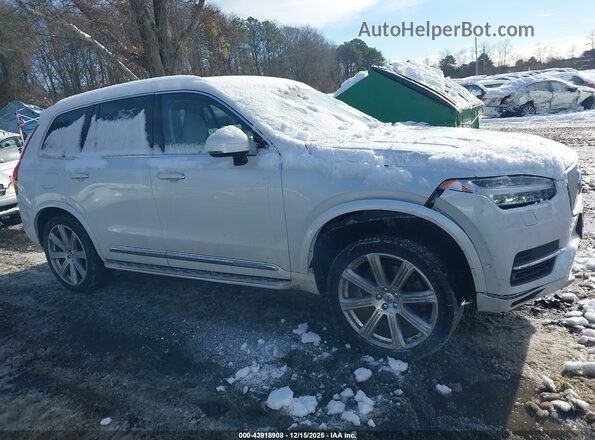 YV4BC0PL6H1130965 2017 VOLVO XC90 HYBRID White Widok wnętrza z tyłu