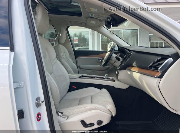 YV4BC0PL8H1109373 2017 VOLVO XC90 HYBRID White წინა სალონის ხედი