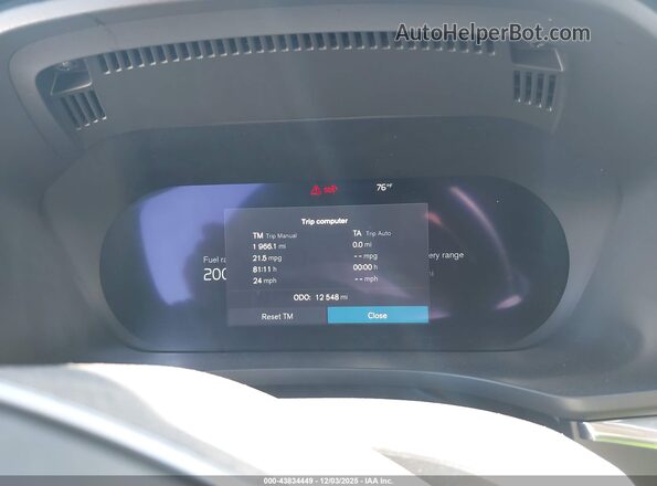 YV4BR0DM3N1965512 2022 VOLVO XC60 RECHARGE PLUG-IN HYBRID Gray Widok tylnych siedzeń