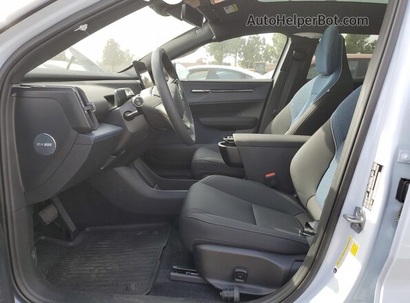 YV4EK3ZK3SS152929 2025 VOLVO EX30 Blue Widok wnętrza z przodu