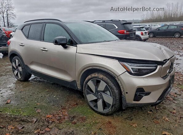 YV4ER3XM3R2234606 2024 VOLVO XC40 Серебряный Передняя правая четверть