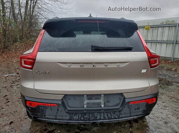 YV4ER3XM3R2234606 2024 VOLVO XC40 Серебряный Вид сзади