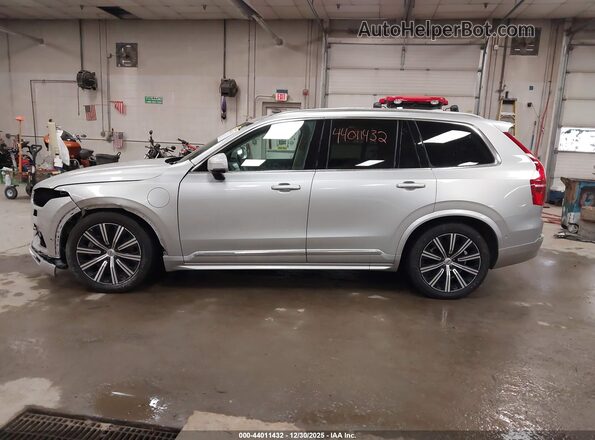 YV4H60CL7N1841206 2022 VOLVO XC90 RECHARGE PLUG-IN HYBRID Серебряный Панорамный вид салона 360°
