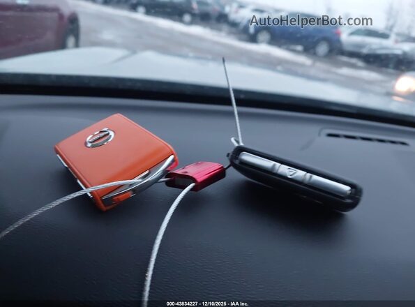 YV4H60DL8R1831532 2024 VOLVO XC60 RECHARGE PLUG-IN HYBRID Silver Widok deski rozdzielczej