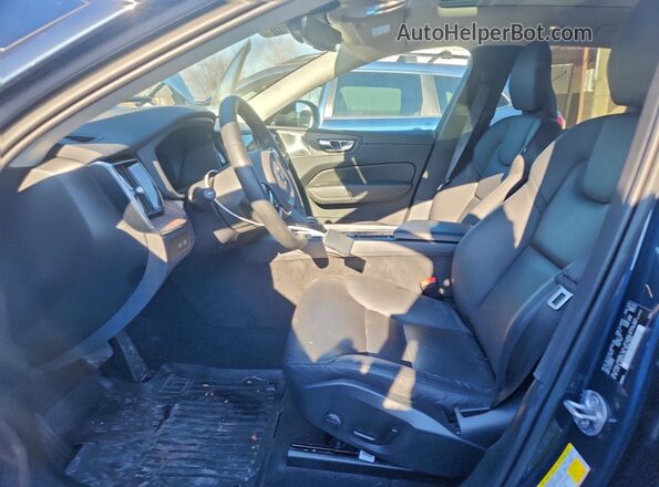 YV4H60DW5P1218372 2023 VOLVO XC60 Blue Widok wnętrza z przodu