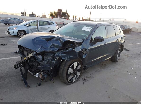 YV4H60RC2S1074772 2025 VOLVO XC60 PLUG-IN HYBRID Dark Blue Przód lewy