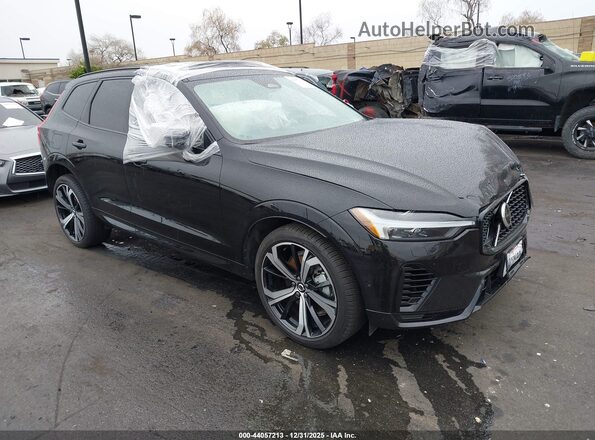 YV4H60RM9S1147516 2025 VOLVO XC60 PLUG-IN HYBRID Черный Передняя правая четверть