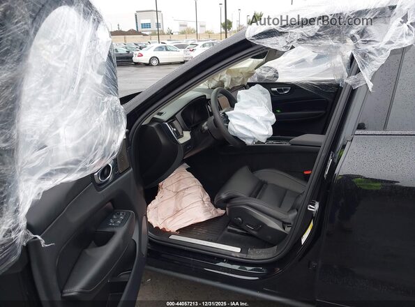 YV4H60RM9S1147516 2025 VOLVO XC60 PLUG-IN HYBRID Черный Вид салона спереди