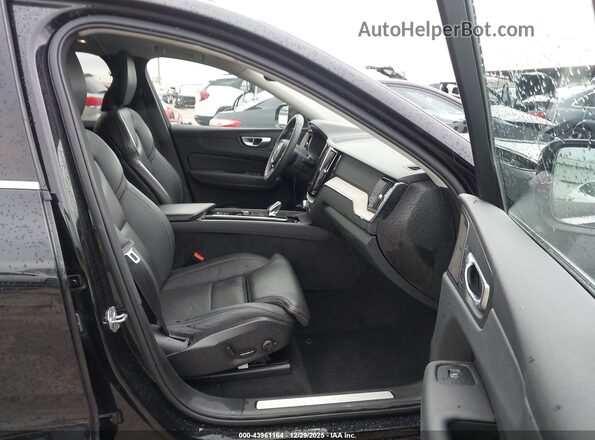 YV4L12DL3N1983264 2022 VOLVO XC60 Черный Вид салона спереди