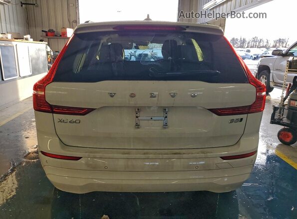 YV4L12RK5N1036193 2022 VOLVO XC60 Белый Вид сзади