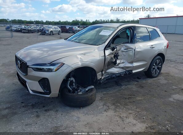 YV4L12RKXR1924749 2024 VOLVO XC60 Champagne Передняя левая четверть