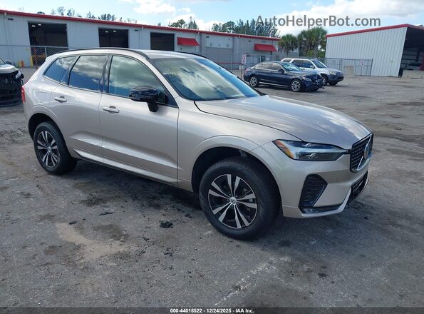 YV4L12RKXR1924749 2024 VOLVO XC60 Champagne Передняя правая четверть