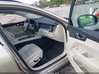 2024 Volvo Xc60 B5 Core Dark Theme Champagne vin: YV4L12RKXR1924749