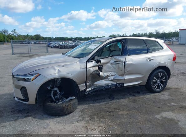 YV4L12RKXR1924749 2024 VOLVO XC60 Champagne Вид спереди