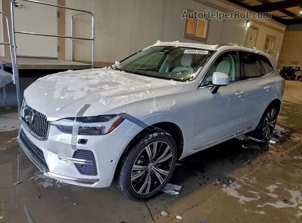 YV4L12RN3P1346159 2023 VOLVO XC60 White Vista tres cuartos delantera izquierda