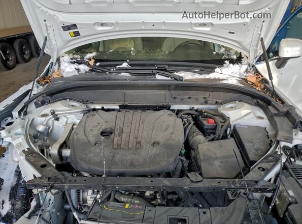 YV4L12RN3P1346159 2023 VOLVO XC60 White Vista del compartimento del motor
