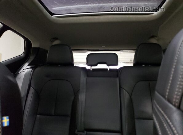 YV4L12UE7R2262639 2024 VOLVO XC40 Белый Вид задних сидений