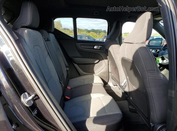 YV4L12UK2R2336331 2024 VOLVO XC40 Black Widok wnętrza z tyłu