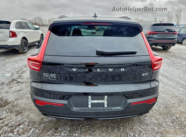 YV4L12UK2T2697761 2026 VOLVO XC40 Черный Вид сзади