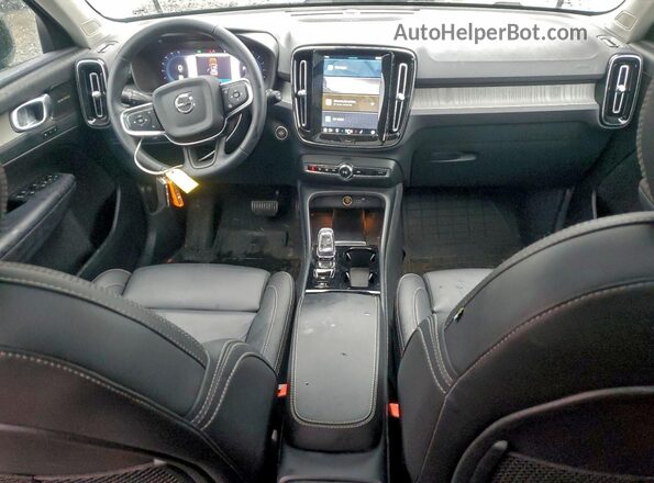 YV4L12UM7R2275835 2024 VOLVO XC40 Gray Vista del salpicadero