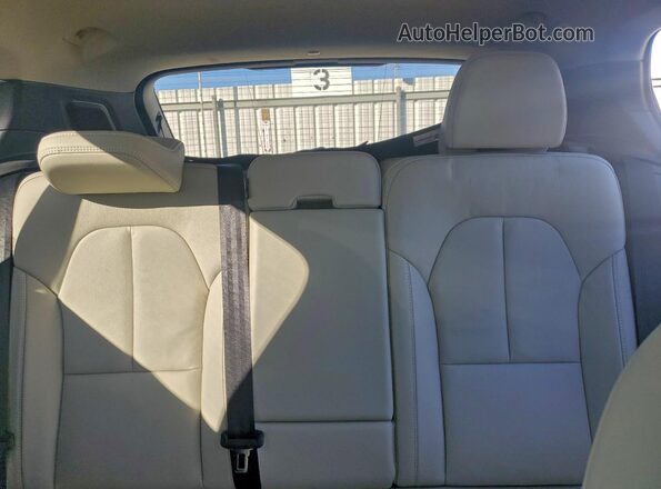 YV4L12UX6P2094118 2023 VOLVO XC40 Green Widok tylnych siedzeń