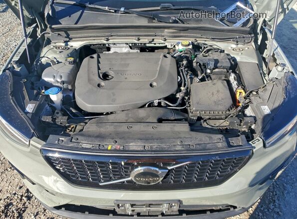 YV4L12UX6P2094118 2023 VOLVO XC40 Green Widok komory silnika